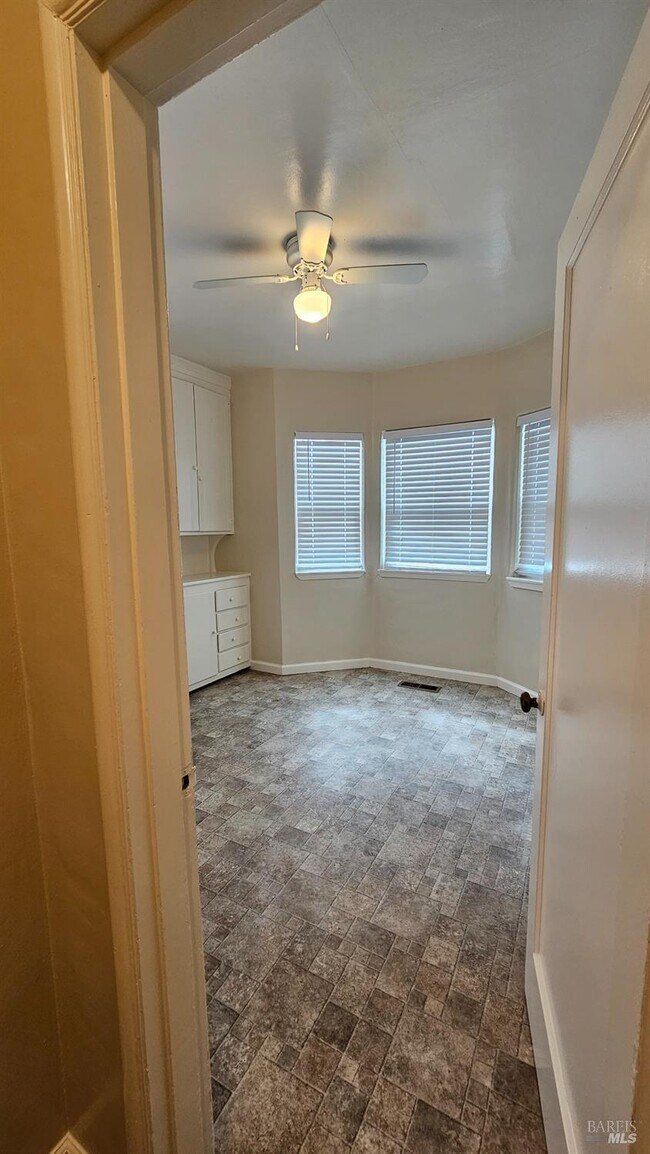 Photo - 1448 Rice St