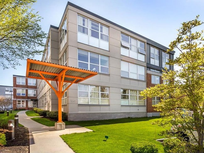 Granite Lofts courtyard - 120 Holmes St Unit 209