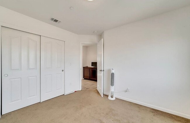 Elegant 5-Bedroom, 3.5-Bathroom Home – Mov... - Elegant 5-Bedroom, 3.5-Bathroom Home – Mov...