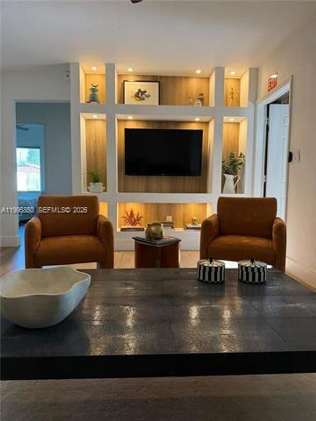 Building Photo - 11201 NE 10th Ave Unit 11201 NE 10th Ave # 11201