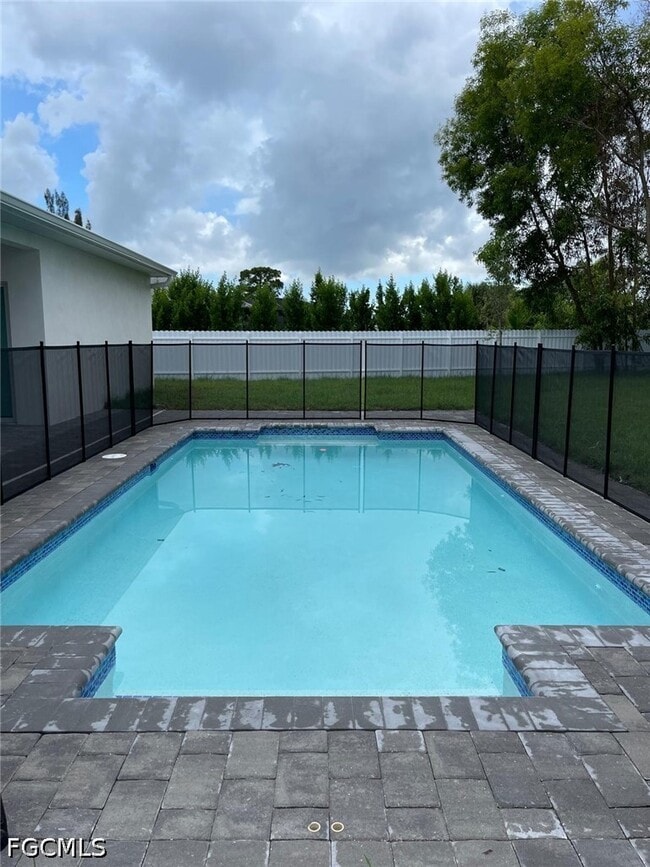 Photo - 132 SW 9th Ave