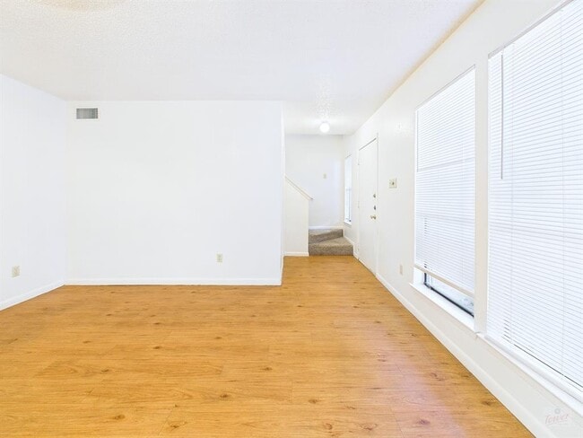 Photo - 8502 Lyndon Ln