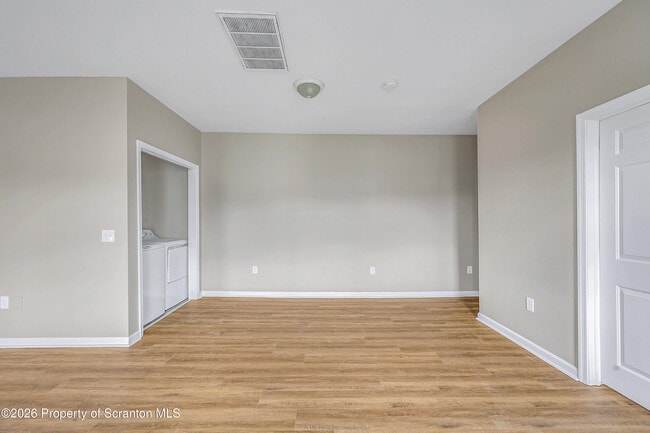 Photo - 114 W Market St