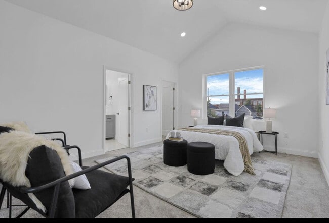 Photo - 613 Siebert St