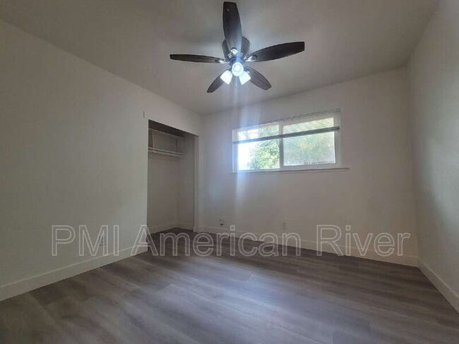 Photo - 4040 Vosburg St