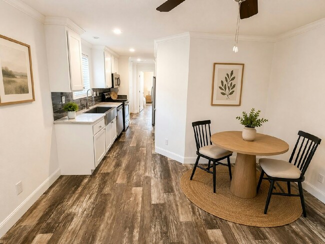 6 Anita Dr