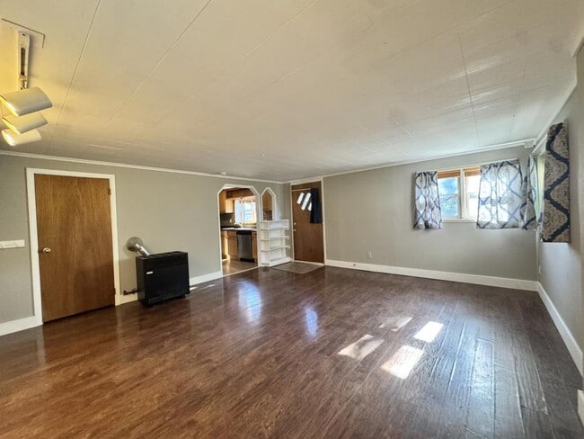 1232 1/2 Hauser Blvd