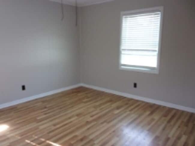 Photo - 1823 India Hook Rd