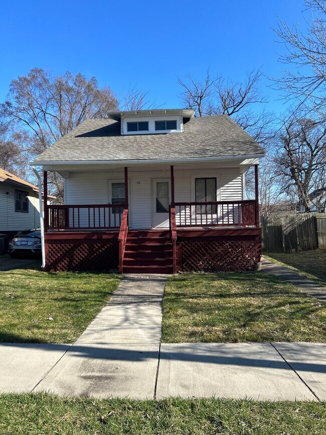 Building Photo - 14 Gerdon Ave Unit Upper