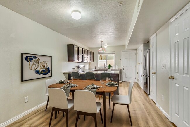 Photo - 475 N Redwood Rd