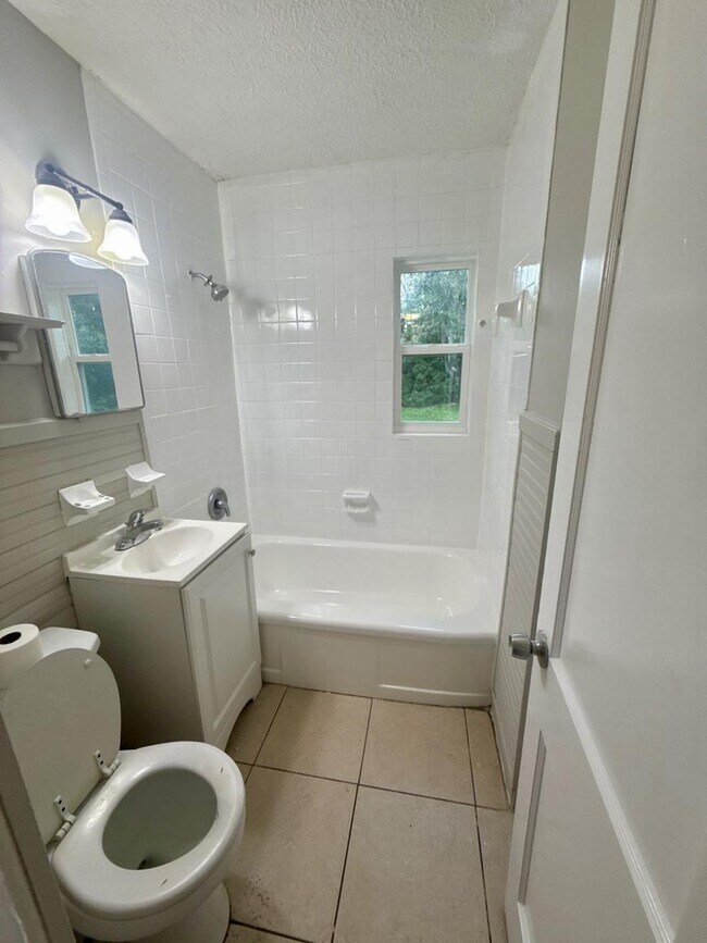 Photo - 3 bedroom in Jacksonville FL 32218