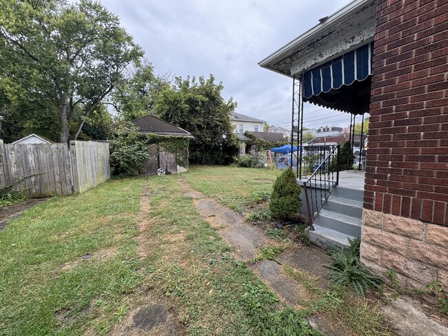 Photo - 459 N Main St