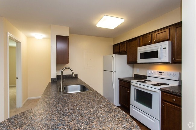 Photo - Oaks of Woodlawn