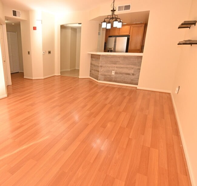 Photo - 1390 Saddle Rack St