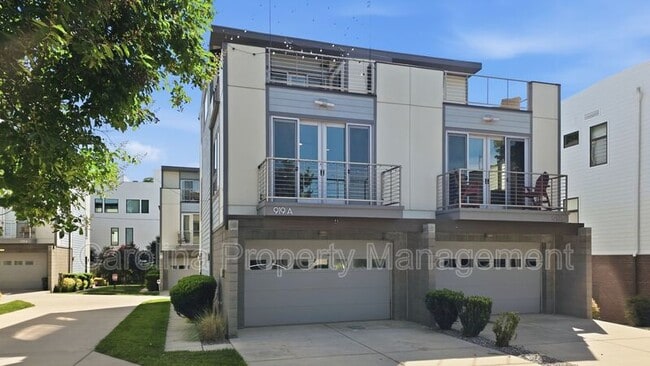Building Photo - 919 Westbrook Dr
