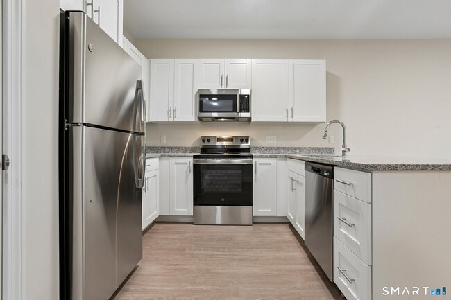 Building Photo - 55 Steele Blvd Unit 217