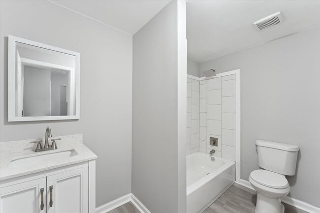 Photo - 816-816 W 38th St Unit 812