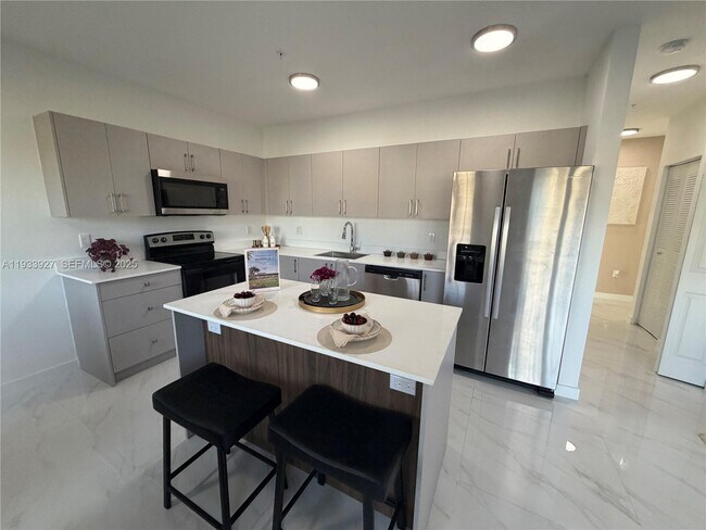 Photo - 2308 E 4th Ave Unidad 206