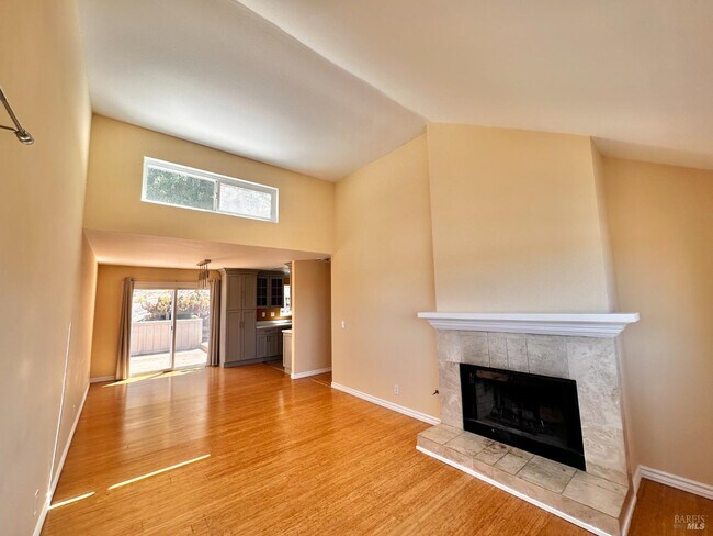 Photo - 13 Madrid Ct