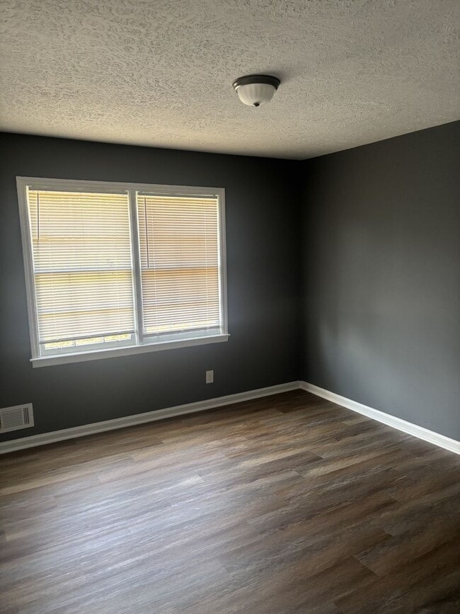 Photo - 116 Crestview Dr