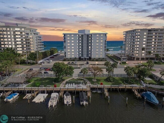 Photo - 1057 Hillsboro Mile Condo Unit 714