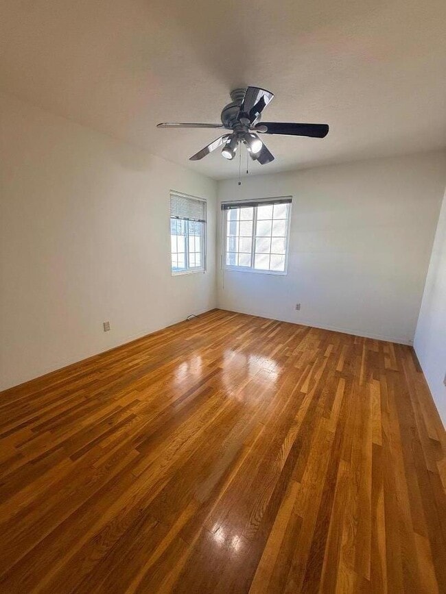 Building Photo - 666 Hope St