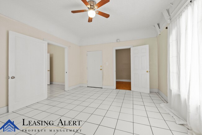 Photo - 108 S Cummings St