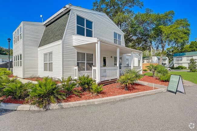 Building Photo - The Landings at San Marco Rental