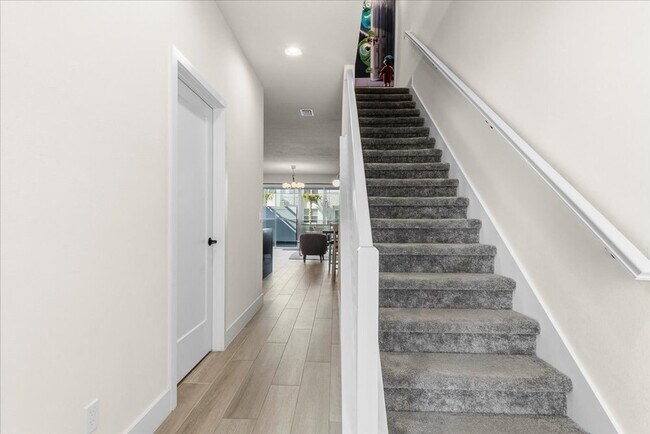 Photo - 1385 PEACEFUL Way