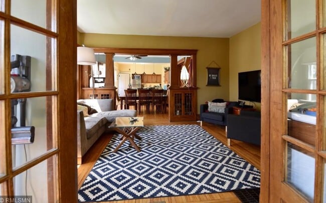 Building Photo - 3236 18th Ave S Unit 1