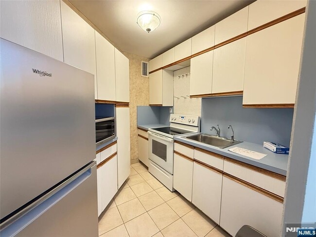 Photo - 1450 Palisade Ave Unit 6E