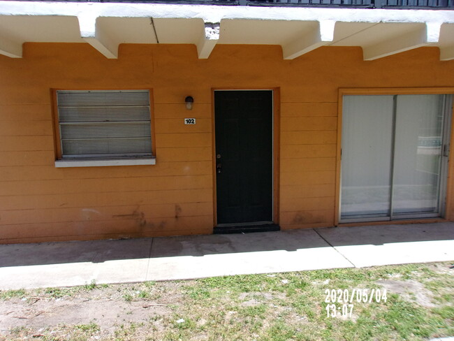 Photo - 1715 Dixon Blvd Unidad 102 Rental