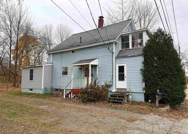 Building Photo - 17 2nd St Unit Apt A