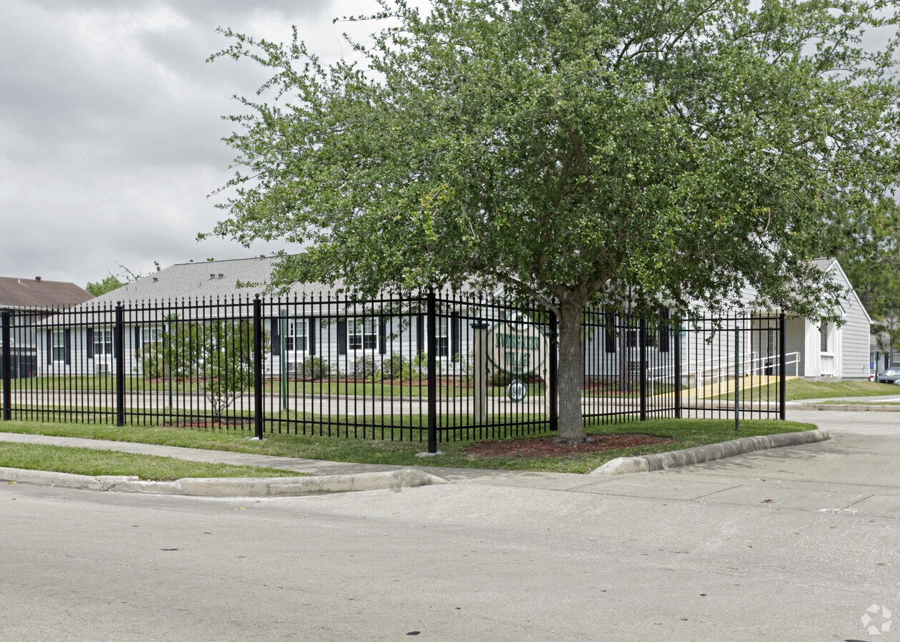 Evergreen Village Apartments - Evergreen Village Apartments
