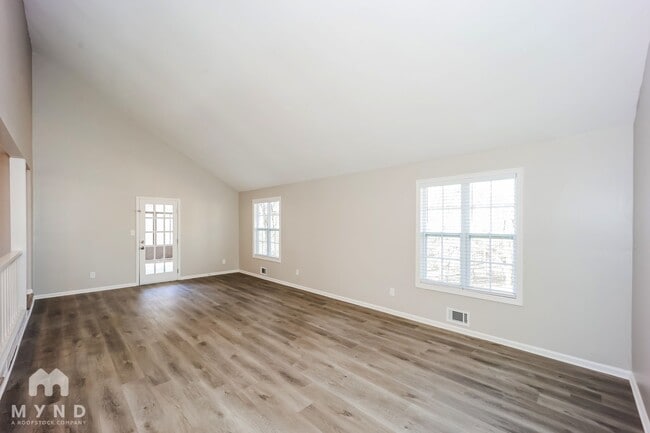 Photo - 4355 Valley Brook Ln SW