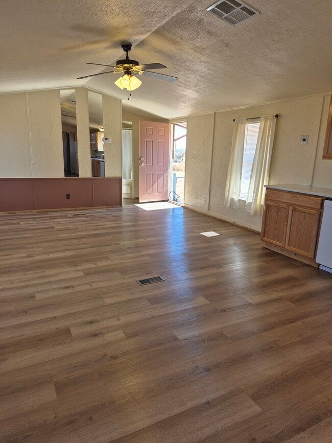 Photo - 4413 E Glisch Rd
