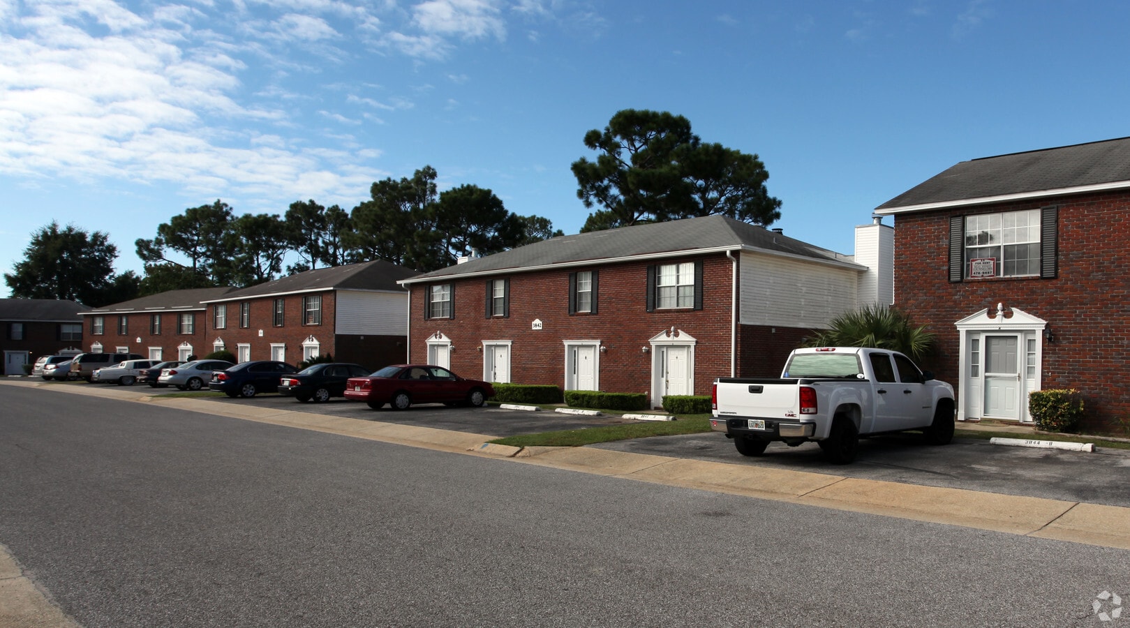 Photo - Charleston Manor Apartments