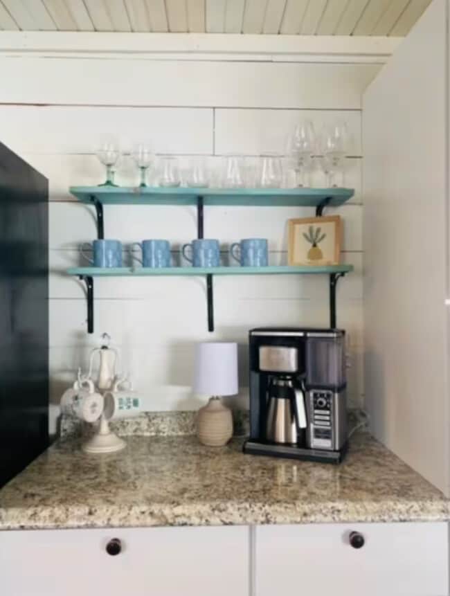 Cafetería - 19 Ferry Ln