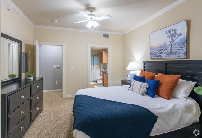 2BR, 2BA - 1,214 SF