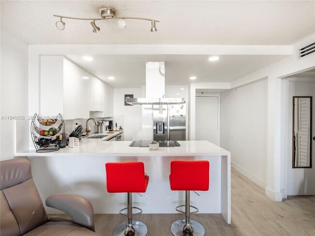 Photo - 1825 W 44th Pl Unit 1205