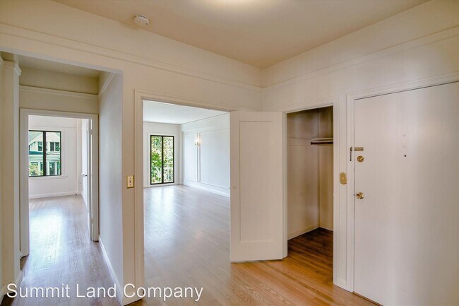 Photo - 1860 Jackson St