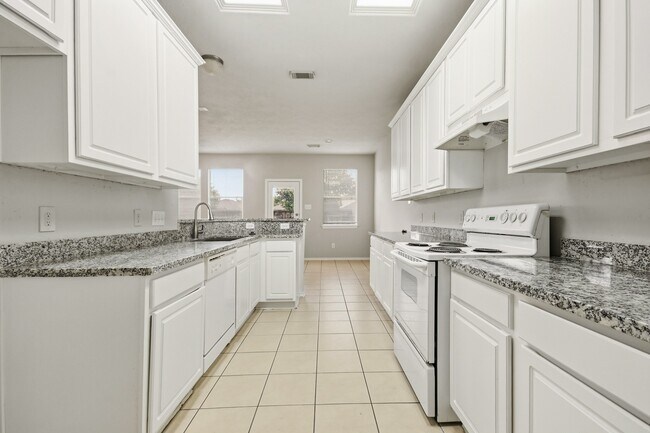 Photo - 13107 Peppergate Ln