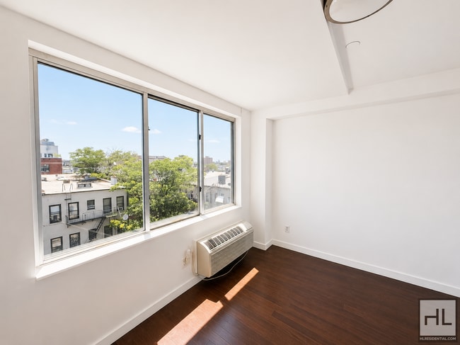 Bushwick 2-Bed 1-Bath / Outdoor Space