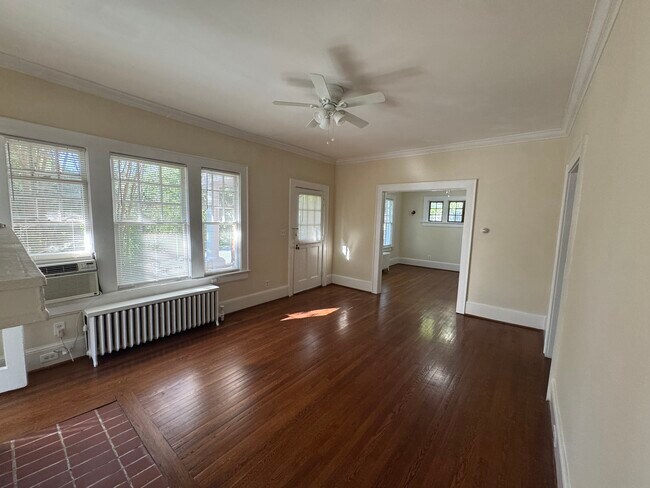 1292 Oxford Rd NE