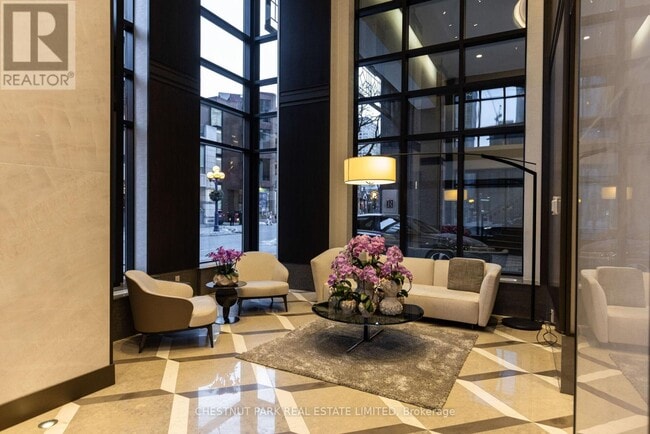 Photo - 68 Yorkville Ave Unité 1601