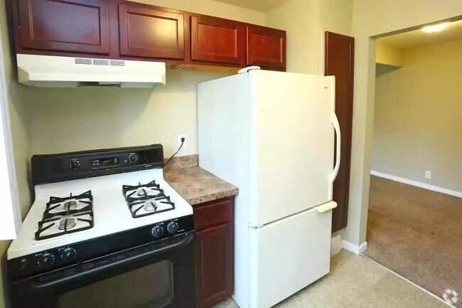 Building Photo - 14096 Dale St Rental