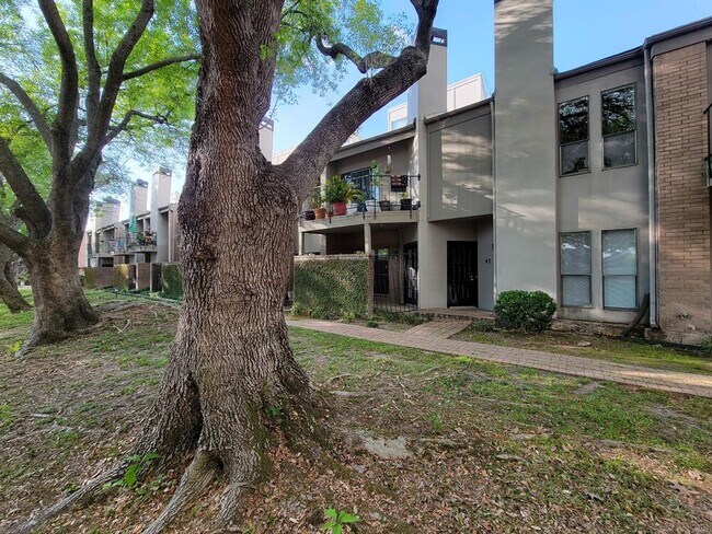 Photo - 10811 Richmond Ave. Unit 47