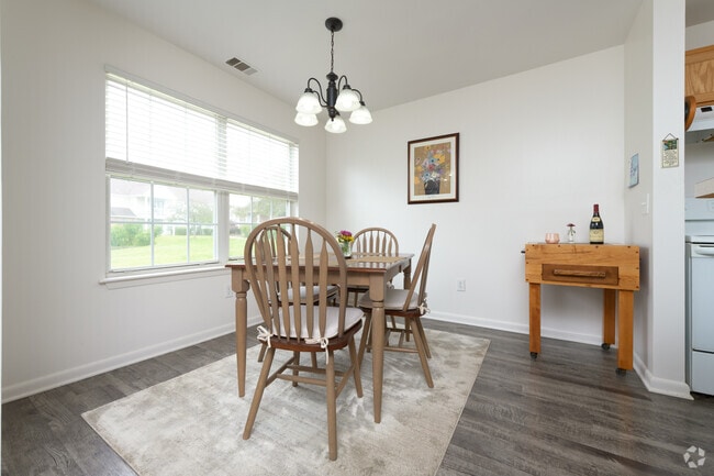 1 habitación, 1 habitación - 868 pies cuadrados - Comedor - Daniel's Creek at Baytowne