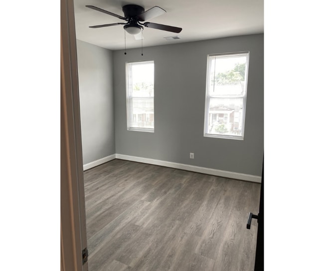 Photo - 2311 Anoka Ave Unidad C AVAILABLE W/PRIV BATH $900 C  W PRIV.BATH