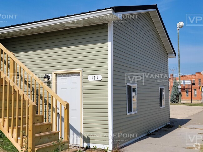 Building Photo - 111 S Cecil St Rental